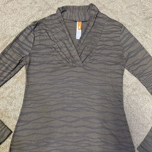 Lucy Women’s SP Leopard Print Sheer Long Sleeve Pullover for a Light Fall Layer - Picture 10 of 10